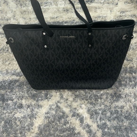 Michael Kors Black Signature Jet Set Travel Tote Bag 💗✨ - Picture 1 of 4